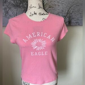 NWT American Eagle light pink Daisy T-shirt, fitted style, size large